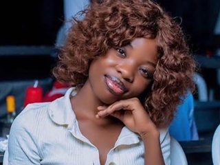 Webcam sex met Emmaskyni