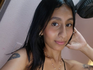 Sexo por webcam con Emmy_Sweett