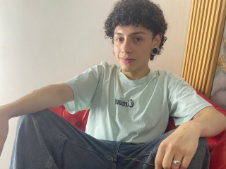 Sexo por webcam con Erionrousex