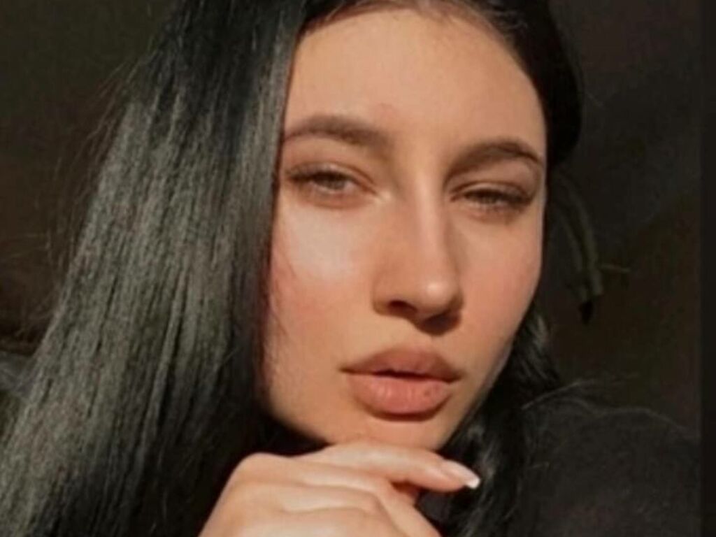 Erleneboustead's profile - Image n°0