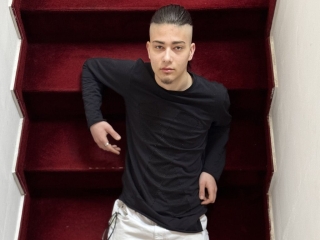Webcam sex con Ernestokyaire