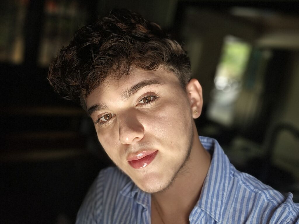 Erosgeorgiou's profile - Image n°1