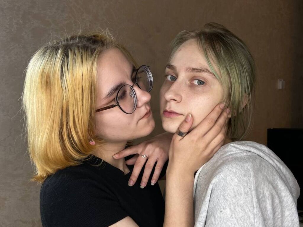 Esmeandcatheryn's profile - Image n°0