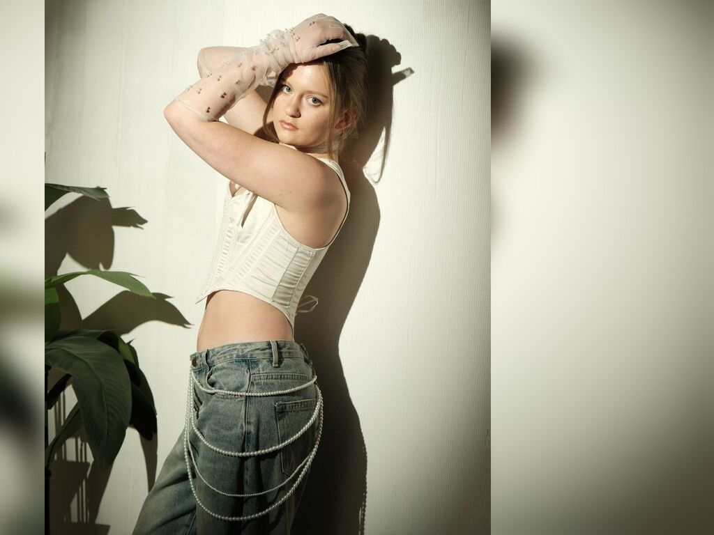 Esterblackwood's profile - Image n°0