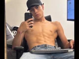 Sexo por webcam con Ethan_Martin