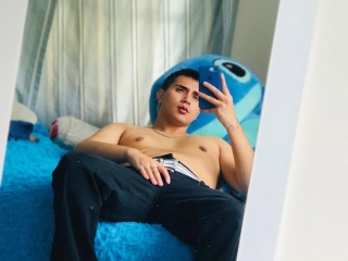 Sexo por webcam con Ethanborghese