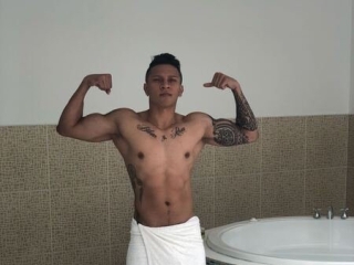 Webcam sex con Ethandalton