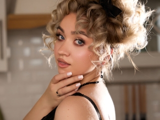 Webcam sex with Evasoftly