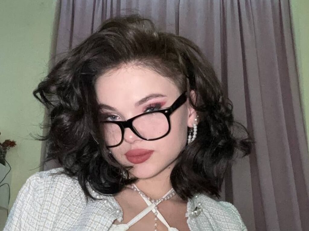 Evelynperry's profile - Image n°0