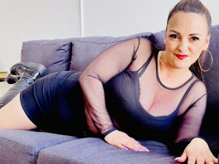Fiorellasoaly's Sexcam