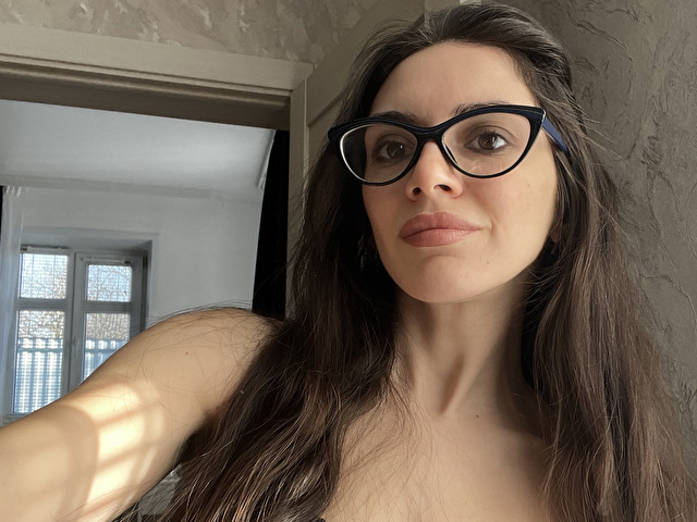 FlirtyRoxi's profile - Image n°3