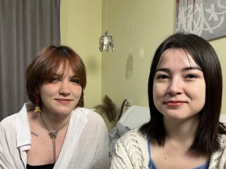 Floraandkeeley's Sexcam
