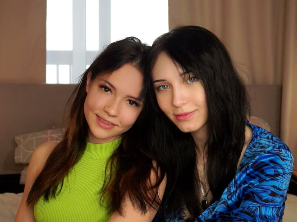Floraandlorna's profile - Image n°0