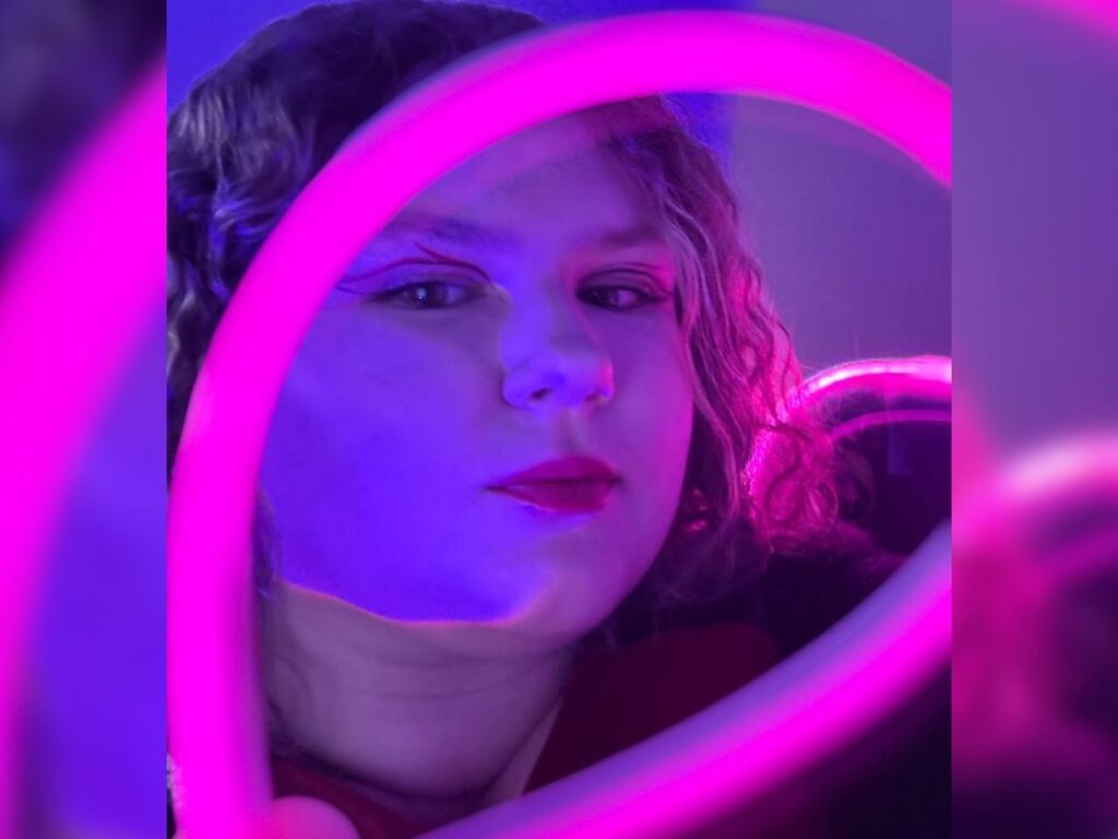 Florenceanderson's profile - Image n°1