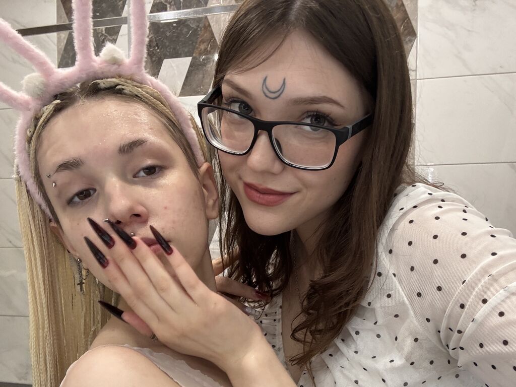 Gaynaandcatherin's profile - Image n°1