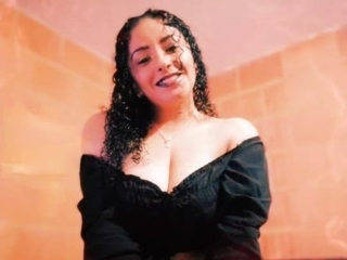 Sexo por webcam con Ginnamendes