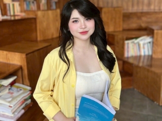 Webcam sex with Gluci_Xx