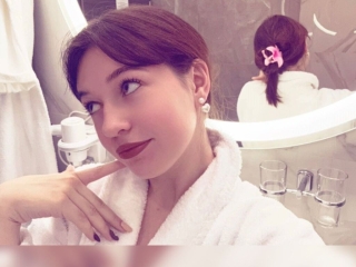 Sexo por webcam con Gudrunmanzone