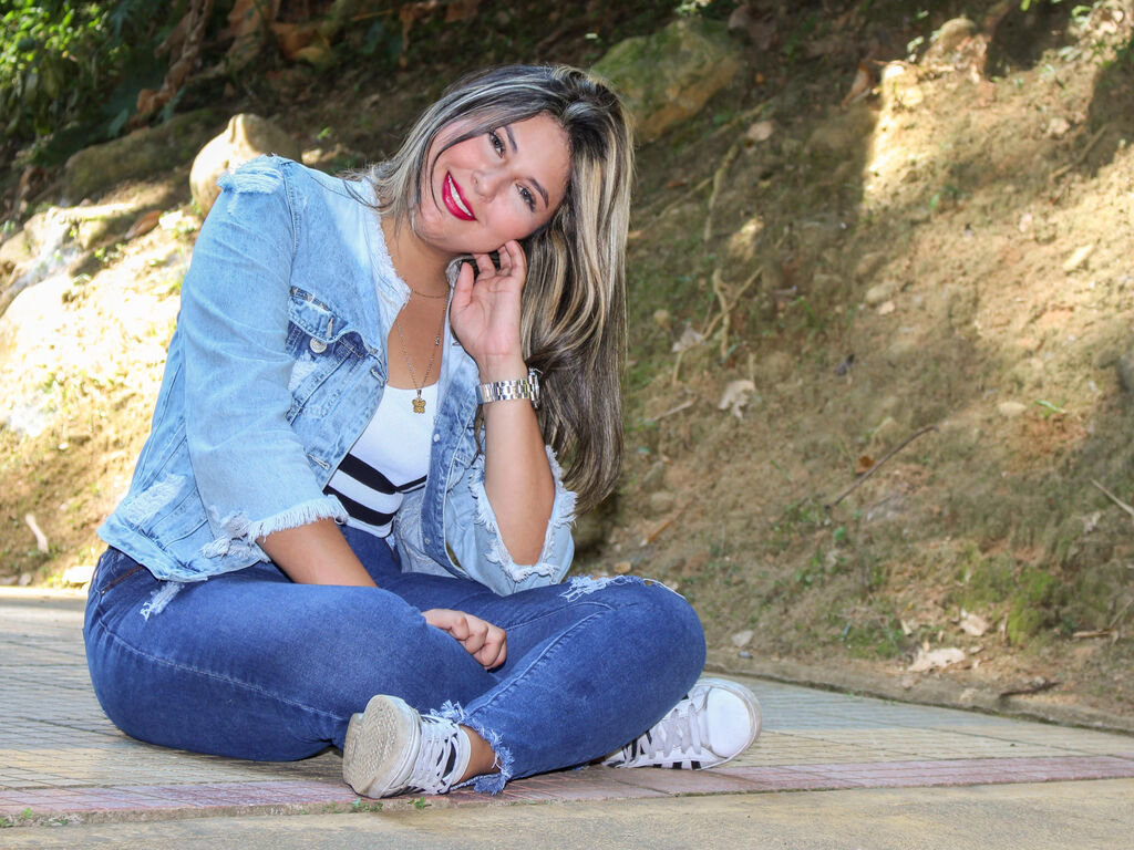 Haileycarters's profile - Image n°1