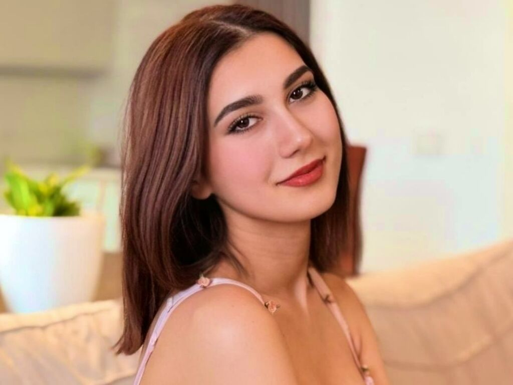 Haileyhillmer's profile - Image n°0