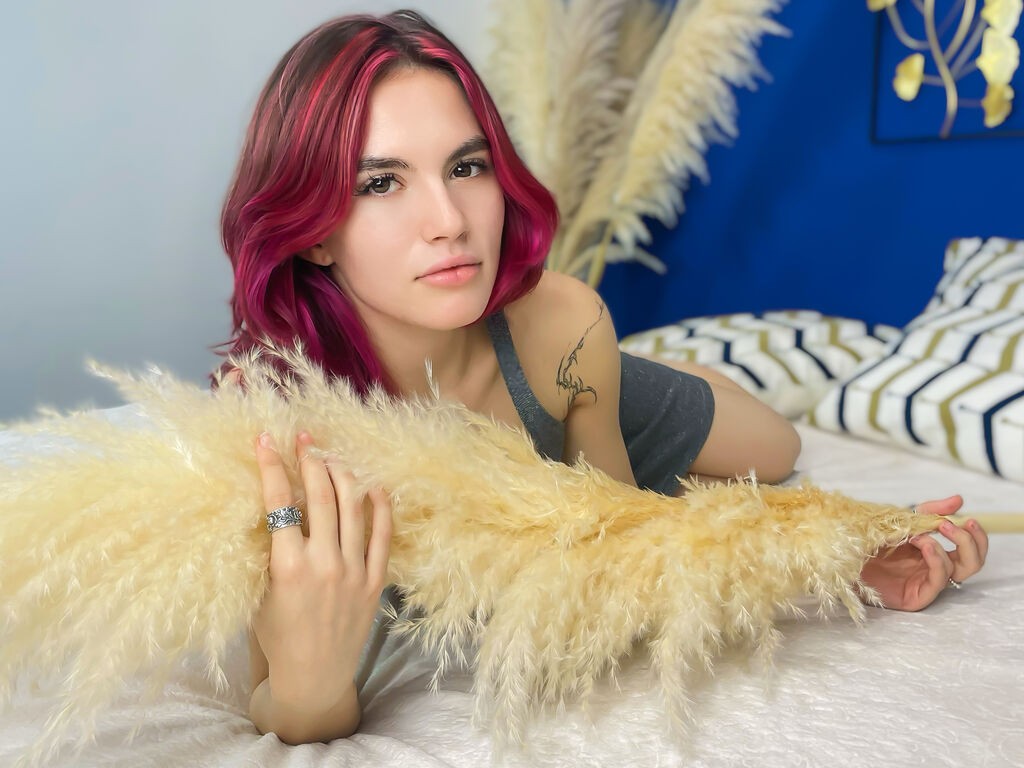 Haileyroach's profile - Image n°0