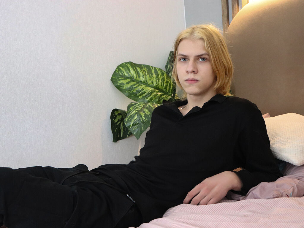 Hakubacker's profile - Image n°0