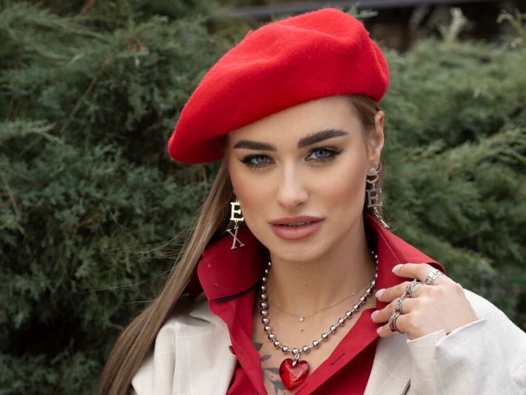HannahBlum's profile - Image n°1