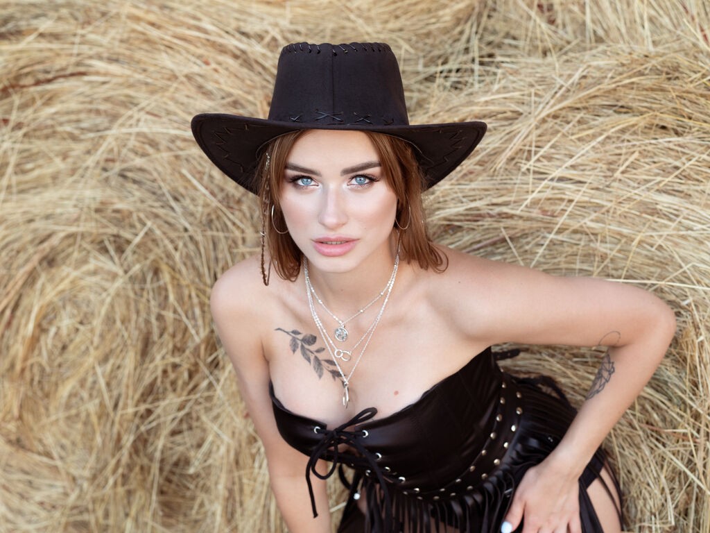 HannahBlum's profile - Image n°4