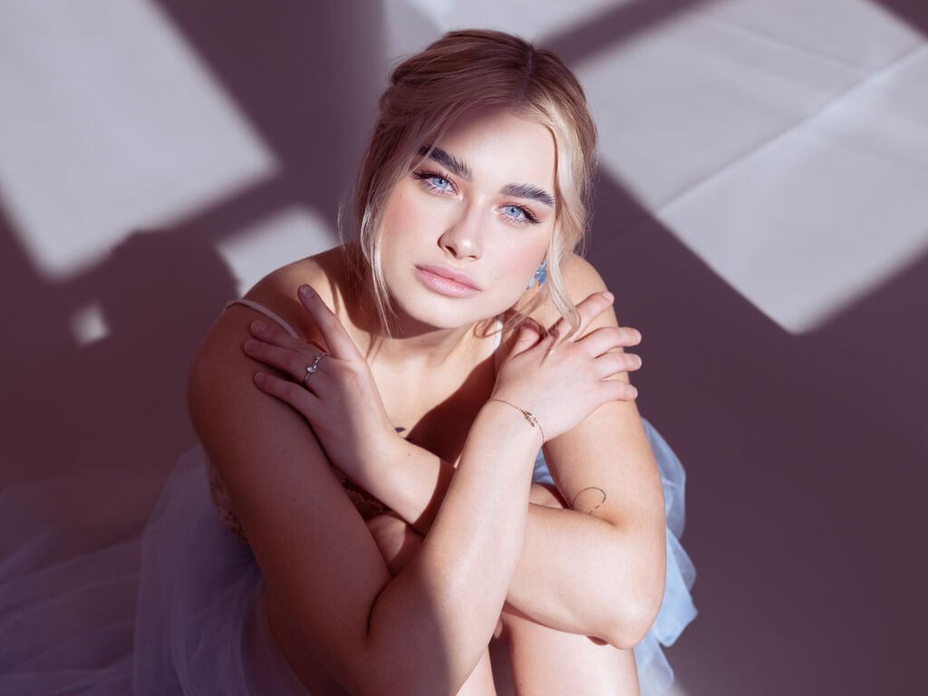 HannahBlum's profile - Image n°3