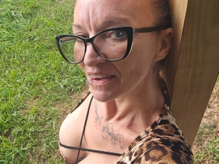 Live Sex Harleynugget