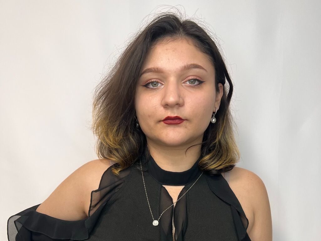 Harrietgranby's profile - Image n°0