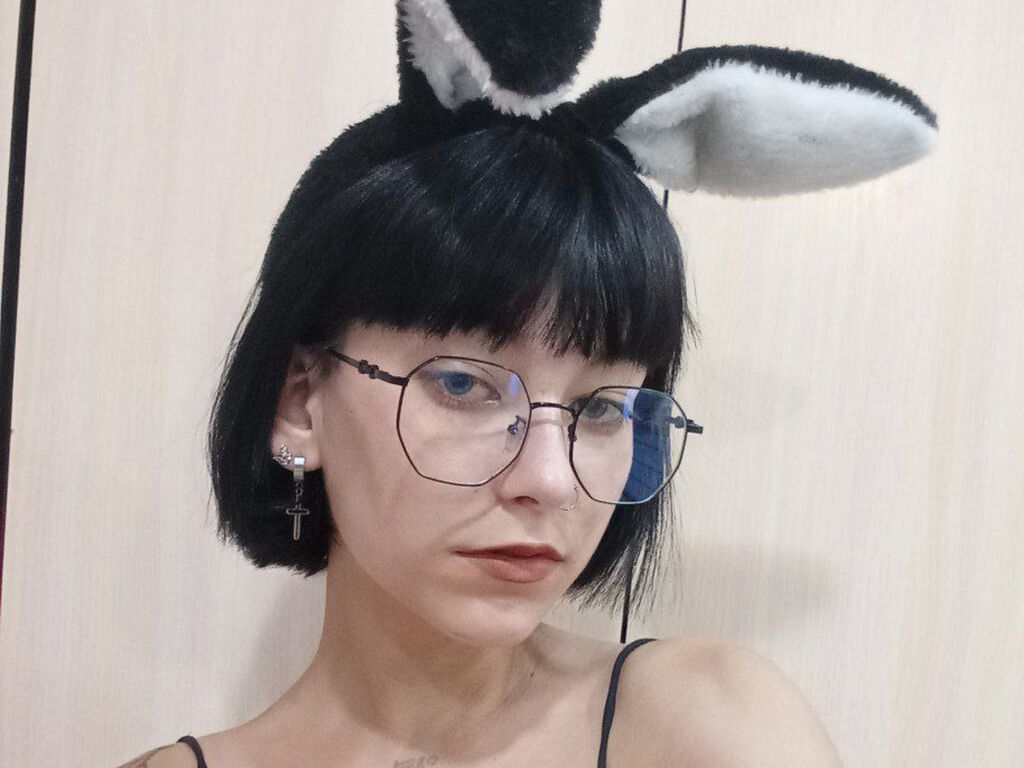 Harriethearing's profile - Image n°0