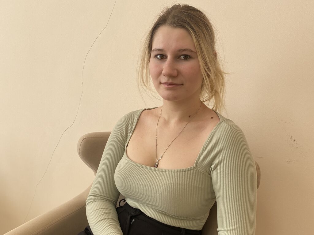 Helenastevenson's profile - Image n°0