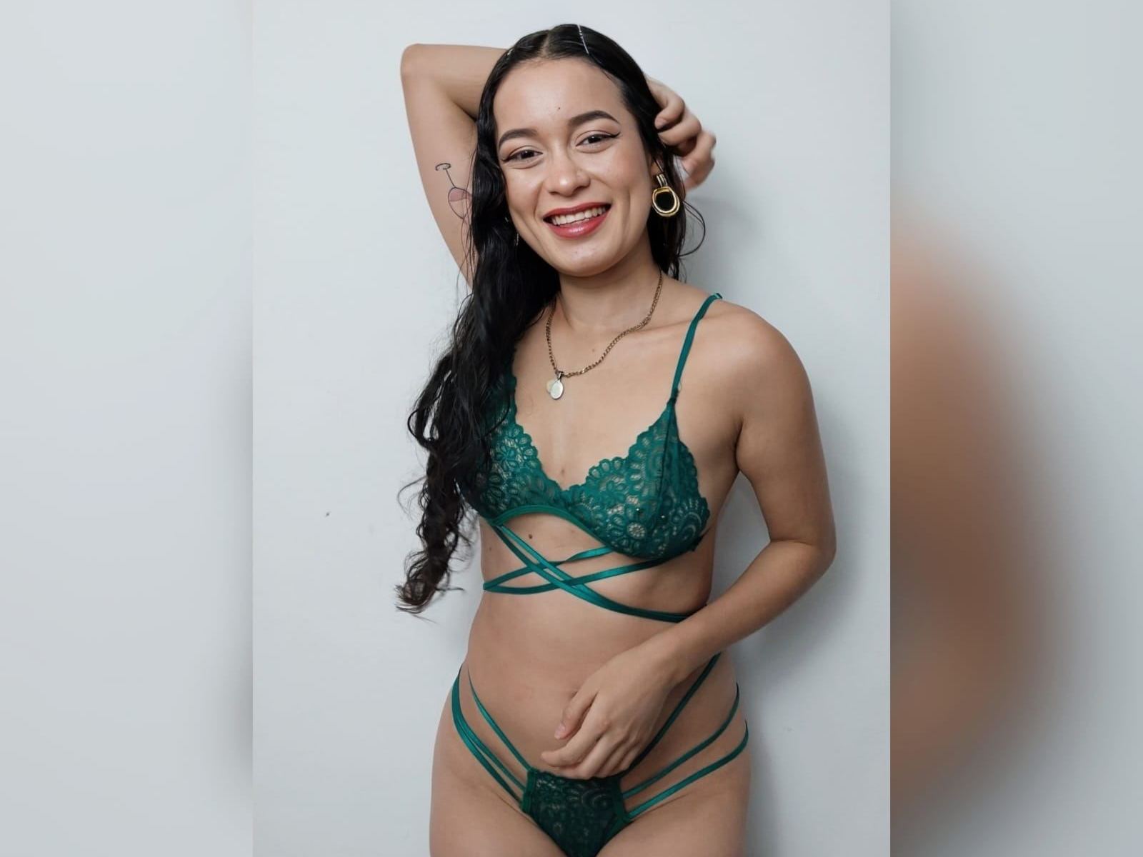 Hellenmeghan's profile - Image n°1