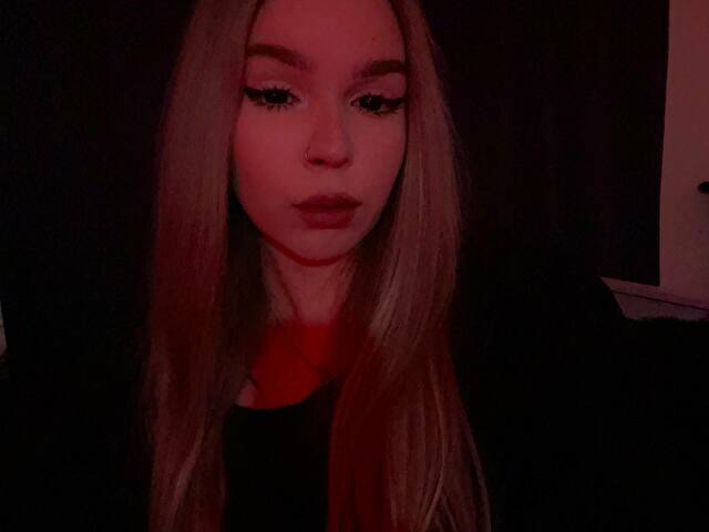 Hellwmnn's profile - Image n°1