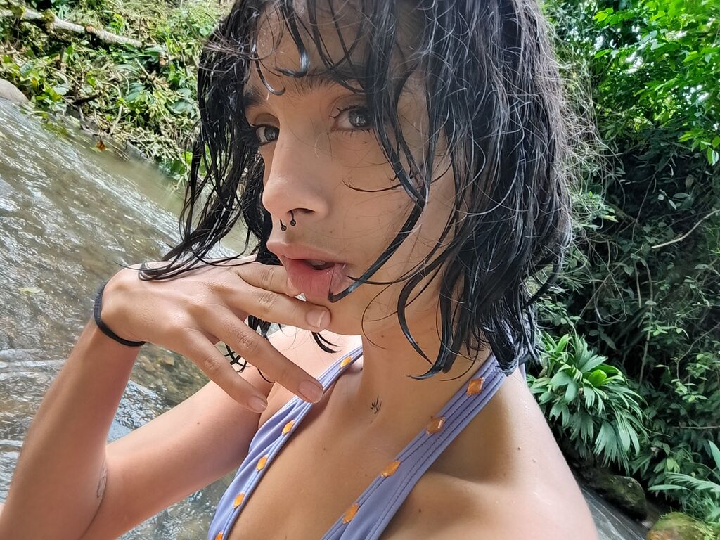 Hilarysanchez's profile - Image n°1