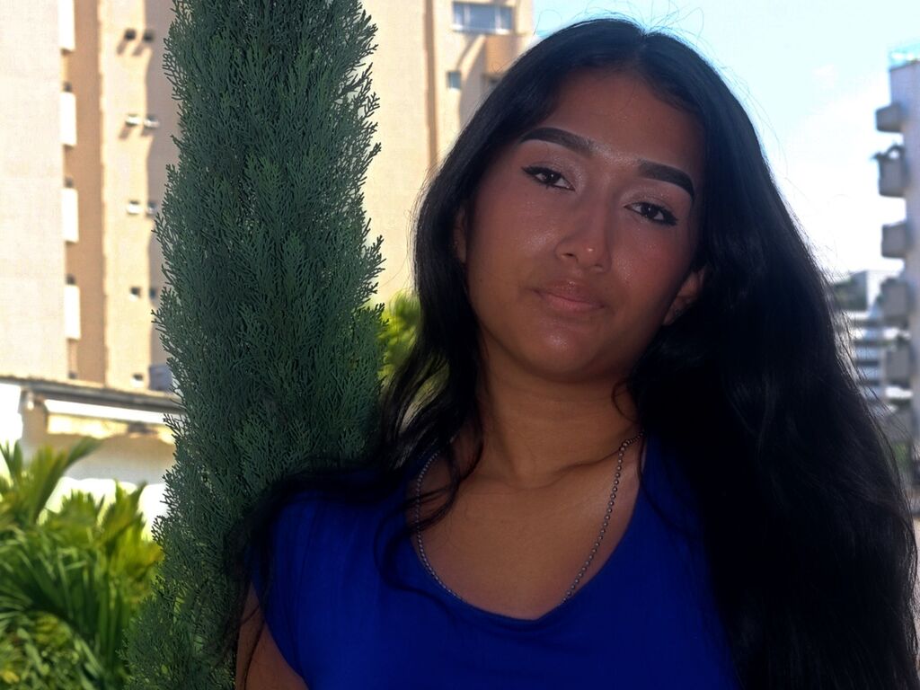 Hillarithompson's profile - Image n°0