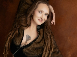 Hippymilf