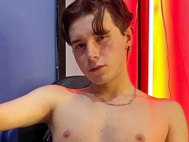 Hollannd's profile - Image n°0