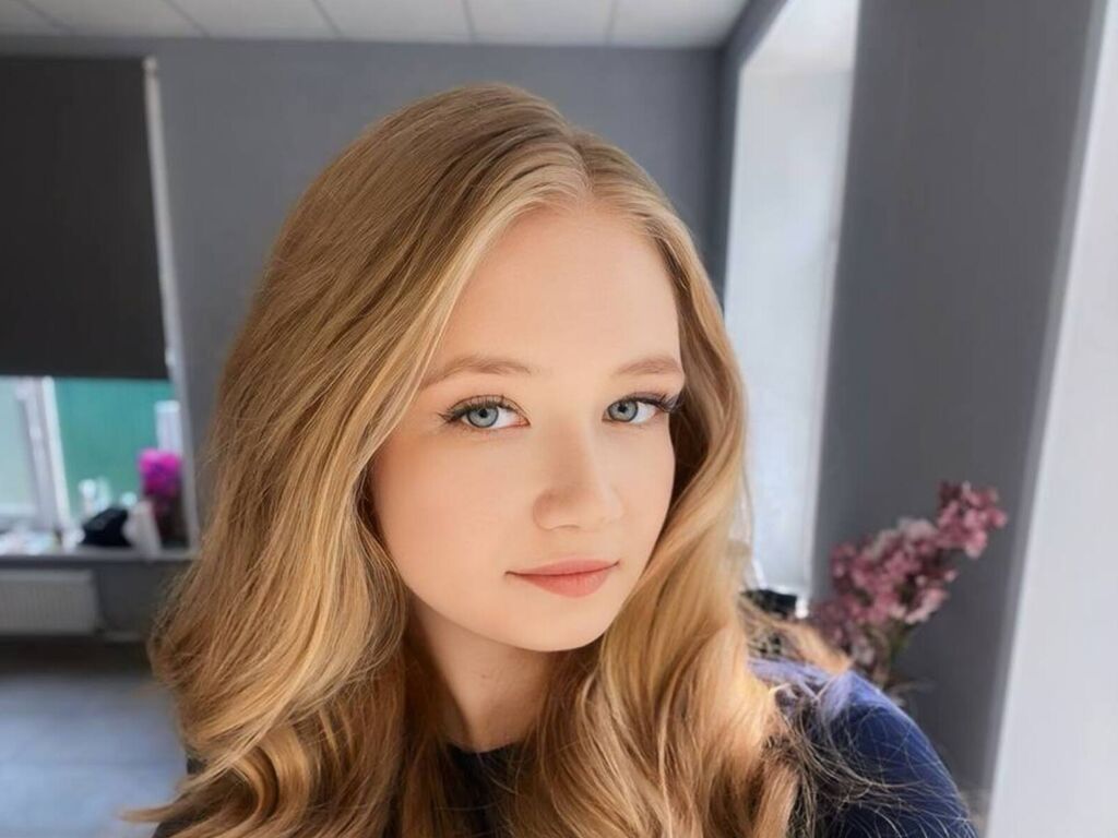 Hollisdunaway's profile - Image n°1