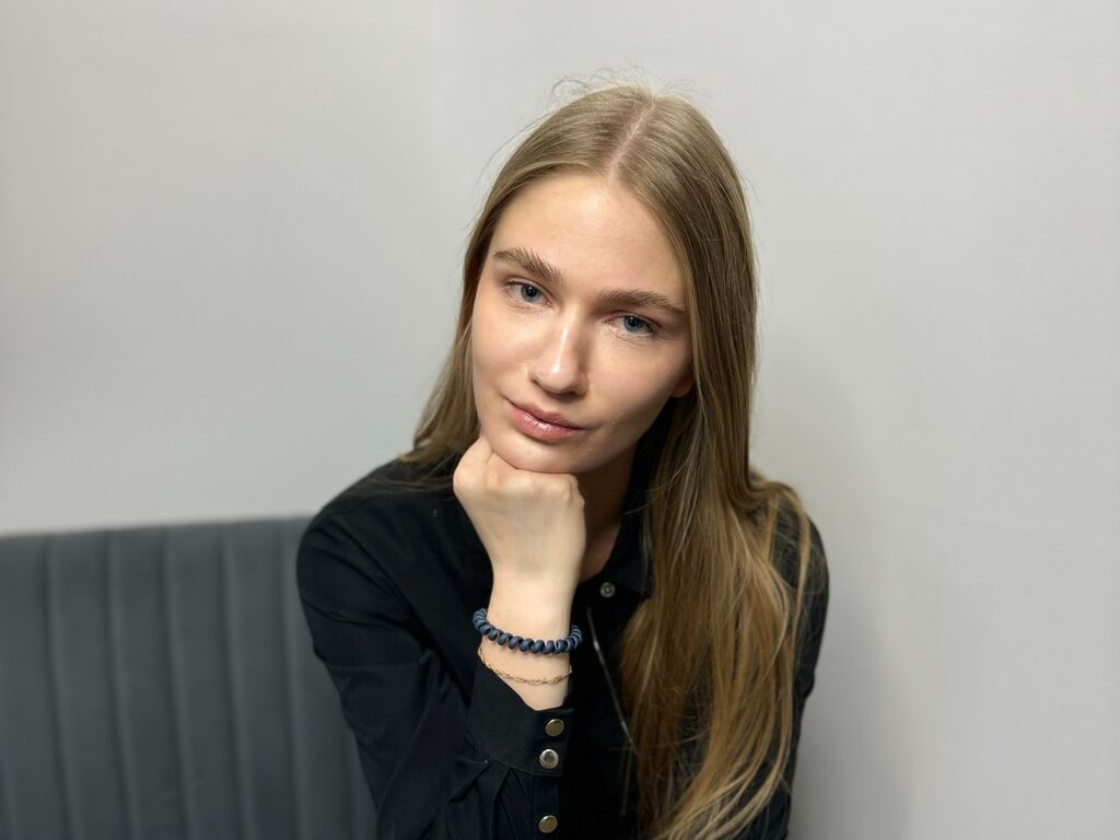 Hollisglasco's profile - Image n°0