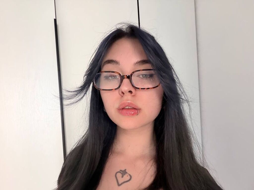 Hollyfletcher's profile - Image n°0