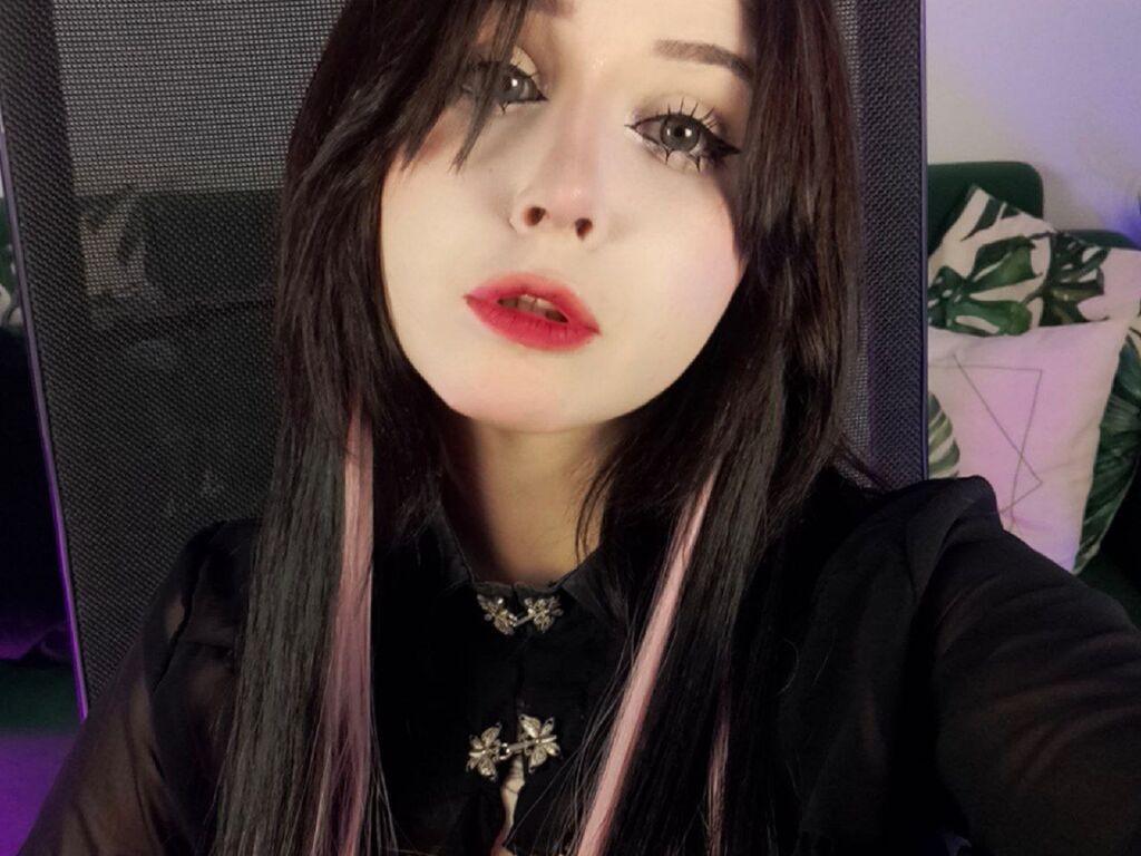 Hollystevenson's profile - Image n°0