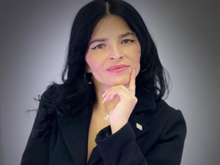 Webcam sex with Hornyskinny26