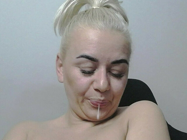 Profil de HornyVicky - Photo n°2