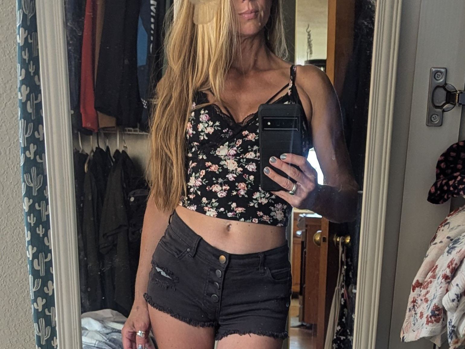 Hothousewifelena's profile - Image n°2