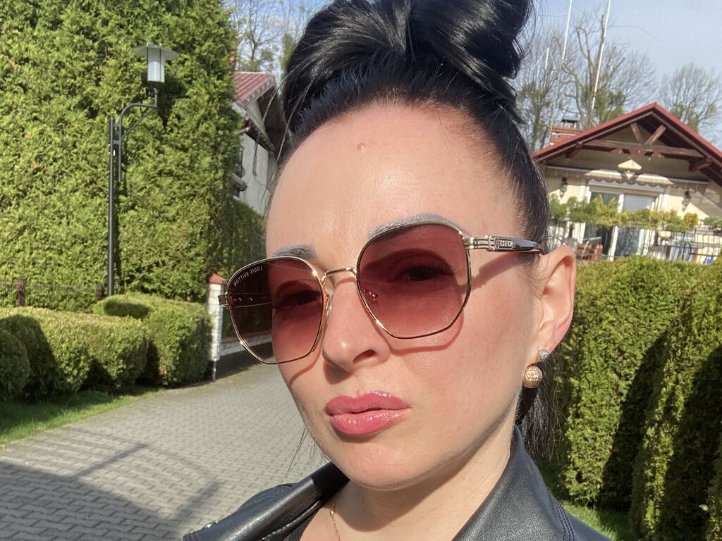 Hotjuliya's profile - Image n°0