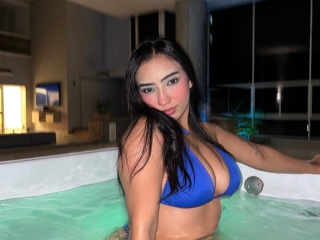 Webcam sex con Hotkarine