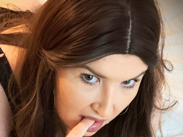 hotSanne's profile - Image n°1