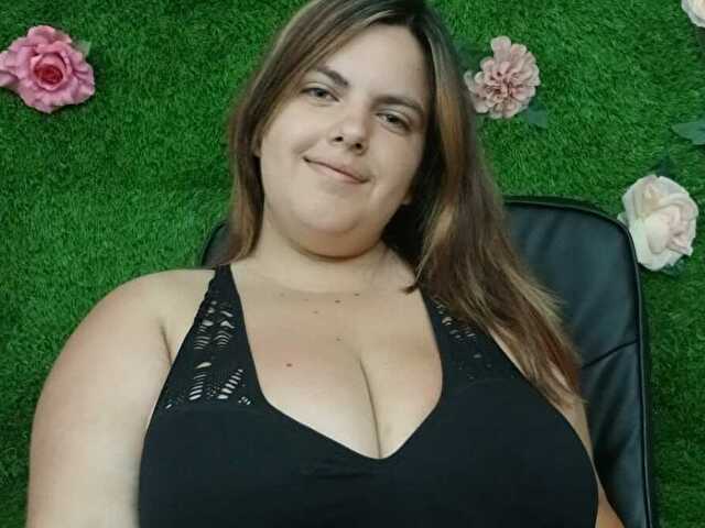 Hugetitties's profile - Image n°2